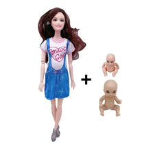 Poupée maman brunette de 30 cm en déguisement carnaval avec t-shirt blanc smart girl et chaussures argentées pour magasins de jouets