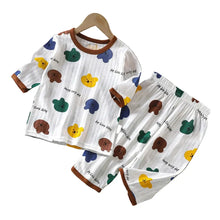 Pyjama enfant motifs animaux avec t-shirt manches longues blanc à bordures marron et ours cartoon colorés