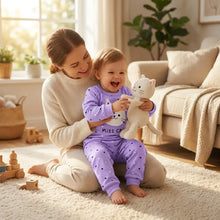 Pyjama enfant chat violet manches longues avec motif visage de chat blanc et coeur miss c sur la poitrine
