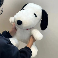Peluche chien rêveur de dessin animé blanc et noir en peluche douce avec oreilles tombantes et collier rouge
