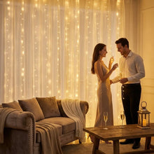 Rideau guirlande led usb avec télécommande éclairé par des guirlandes led blanches chaudes drapées sur un rideau transparent