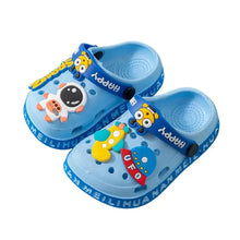 Sandales de plage enfant bleu clair en matériau eva souple avec brettelle happy et charms personnages colorés