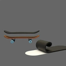Mini skateboard de doigts en bois avec deck noir, roues bleu clair, et grip tape noir roulé, dimensions annoncées adaptées