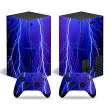 Skin xbox series x bleu et violet avec motifs graphiques et manettes assorties en dégradé vibrant