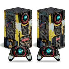Deux consoles xbox series s avec skin xbox series motifs graphiques robot sci-fi jaune noir rouge et teal et manettes assorties