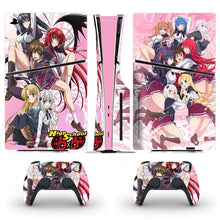 Skin ps5 slim high school dxd rose et noir avec personnages sur vinyle brillant et manettes assorties