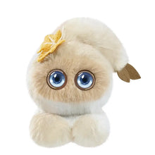 Robot peluche smart ai beige en peluche avec grands yeux bleus et feuille jaune brodée sur la tête