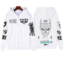 Vue arrière d un sweat à capuche blanc kaiju orné d un grand crâne noir et teal avec texte kaiju 8 et motifs japonais sur les manches