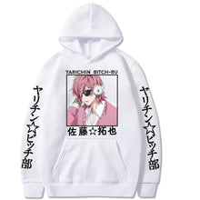Sweat à capuche blanc yarichin bitch club avec personnage anime rose et texte noir vertical sur manches