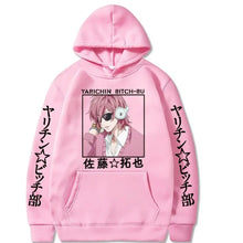 Sweat à capuche rose yarichin bitch club avec personnage d’anime imprimé et texte en anglais et japonais yarichin bitch-bu