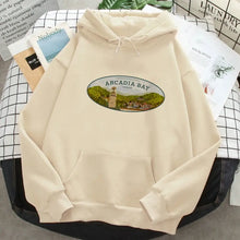 Sweatshirt à capuche crème life is strange avec graphique ovale arcadia bay oregon paysage et tour