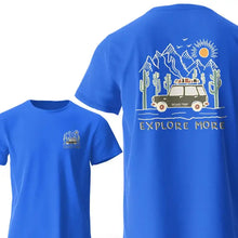T-shirt 100% coton explore more bleu vif manches courtes avec imprimé vintage voiture désert montagnes et cactus au dos