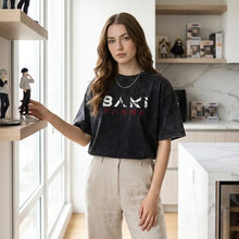 T-shirt coton anime baki noir distressed avec inscriptions baki blanc et hanma rouge sur la poitrine