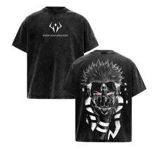 T-shirt noir en coton déchiré avec graphique blanc anime ryomen sukuna et logo minimaliste know your place fool au dos