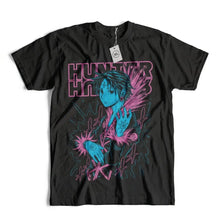 T-shirt hunter x hunter en coton noir avec un graphisme vibrant chrollo ryodan aux accents néon bleu et rose