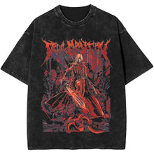 T-shirt chasseur de démons noir en coton effet délavé avec un graphisme rouge et violet de dante de devil may cry