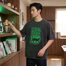 T-shirt coton chat matrix gris foncé avec graphique vert d un chat marchant dans un code numérique tombant