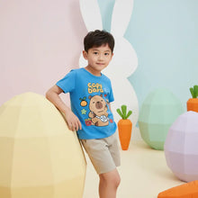 T-shirt enfant capybara bleu en coton avec manches courtes et dessin cartoon capybara plus texte copy bora