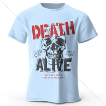 T-shirt coton doux bleu clair pour hommes avec un graphique de skull et lettrage death or alive et slogans