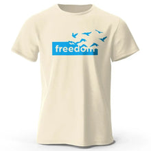 T-shirt coton unisexe freedom crème avec motif bleu d’oiseaux en vol et texte blanc freedom