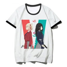 T-shirt manga duo blanc avec bordures noires et illustration duo d’action anime strike the blood rouge et teal