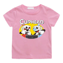 T-shirt enfant cuphead rose avec graphique coloré de personnages tenant des manettes pour jeunes gamers