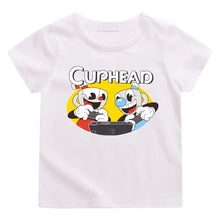 T-shirt enfant cuphead blanc à manches courtes avec illustration colorée des personnages cuphead tenant une console nintendo switch