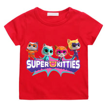 T-shirt enfant super kitties summer rouge à manches courtes avec un graphisme coloré de quatre chats super héros pour journées actives