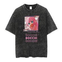 T-shirt manga groupe oversize en coton noir délavé avec personnage anime cheveux roses et inscription bocchi rose