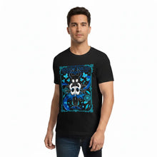 T-shirt hollow knight noir à manches courtes avec design sombre bleu et blanc jeu vidéo orné papillons et engrenages