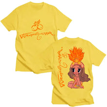 T-shirt karol g tropicoqueta à col rond jaune avec illustration orange d’une fille aux cheveux flamboyants tropicoqueta à col