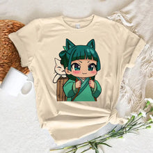 T-shirt crème à manches courtes avec personnage chibi aux cheveux teal et chaton blanc inspiré de the apothecary diaries