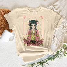 Beige t-shirt à manches courtes imprimé d’une illustration de fille en tenue traditionnelle entourée de roses pour the apothecary diaries