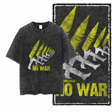 T-shirt noir distressed avec graphisme audacieux de balles jaunes et blanches et texte no war just peace