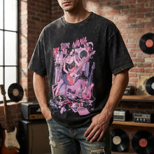 T-shirt manga rock vintage en coton noir distressed avec illustration rétro rose et violet et le mot nana imprimé dessus