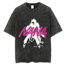 T-shirt manga rock vintage en coton noir distressed avec un graphique blanc et magenta nana et illustration personnage anime