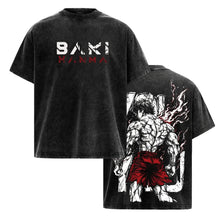 T-shirt coton anime baki noir distressed avec graphisme de baki au dos et lettrage blanc et rouge sur la poitrine
