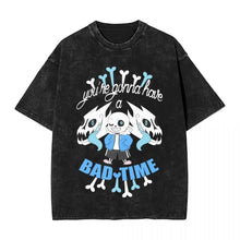 T-shirt undertale noir délavé en coton noir avec trois motifs unisexes dont un dessin de sans et motifs os blancs et bleu pâle