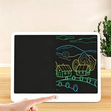 Tablette de dessin lcd couleur 13 pouces avec stylet affichant un croquis paysager aux contours verts bleus et jaunes lumineux
