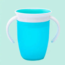 Tasse d’apprentissage à poignées 360° bleue avec poignées blanches et bord assorti idéale pour déguisement carnaval