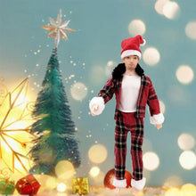 Poupée masculine 30 cm en déguisement carnaval noël rouge et noir avec bonnet de père noël, disponible en magasins de jouets