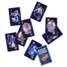 Jeu de cartes uno k-pop demon hunters avec illustrations vibrantes sur fonds bleu foncé thèmes demon hunters k-pop