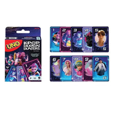 Cartes uno k-pop demon hunters avec illustrations anime vibrantes sur fond cosmique bleu et violet