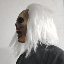 Masque zombie beige avec cheveux blancs longs pour halloween détaille et realiste